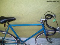 Vélo bien repeint d'une couleur uniforme a autant de chance de se faire voler. - StephaneLapointe.com