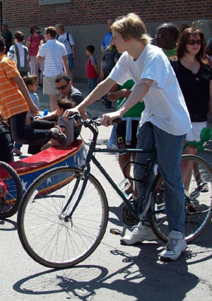 adjust bicycle saddle