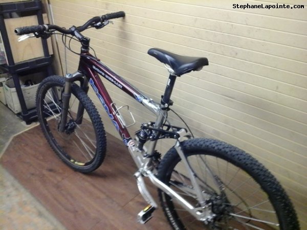 Vélo Kona Dee-Lux - StephaneLapointe.com